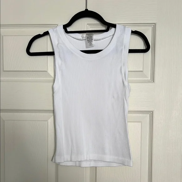 Aritzia Seamless White Ribbed Tank Top - Picture 1 of 3